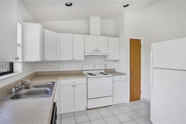 Interior, Kitchen, Recessed Lighting