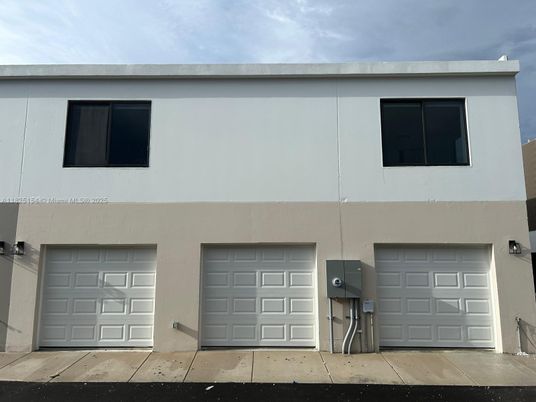 Attached, Exterior, Facade, Modern
