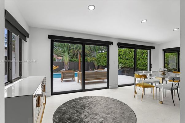 Dining room, Interior, Recessed Lighting