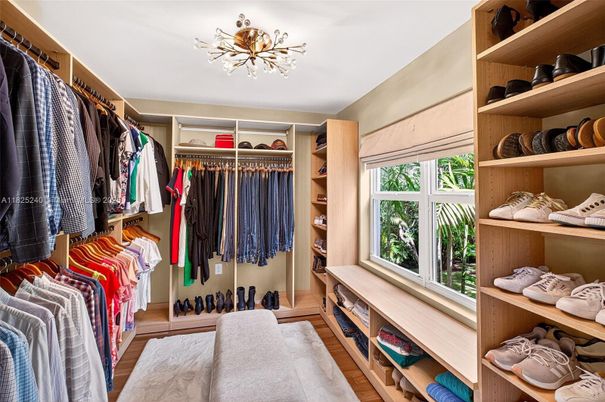 Interior, Walk-in Closets, Wood Texture Flooring