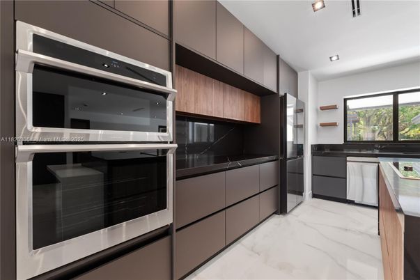 Interior, Kitchen, Marble, Recessed Lighting, Stainless Steel Appliances