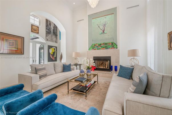 Fireplace, Interior, Living room, Recessed Lighting