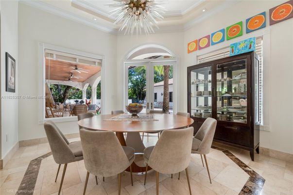 Dining room, Interior, Pendant Lights, Recessed Lighting