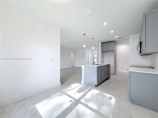 Interior, Kitchen, Marble, Pendant Lights, Recessed Lighting