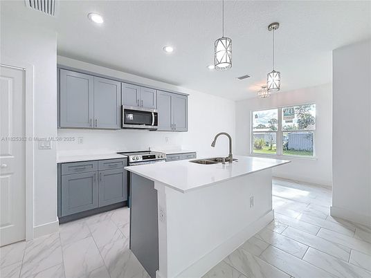 Interior, Kitchen, Marble, Pendant Lights, Recessed Lighting