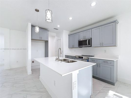 Interior, Kitchen, Marble, Pendant Lights, Recessed Lighting