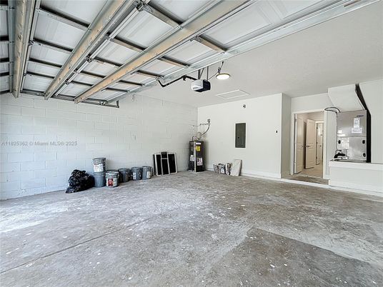 Garage, Interior