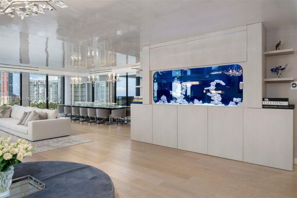 Chandelier, Dining room, Interior, Living room, Pendant Lights, Wood Texture Flooring