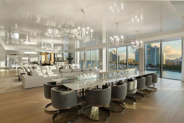Chandelier, Dining room, Interior, Living room, Pendant Lights, Water, Wood Texture Flooring