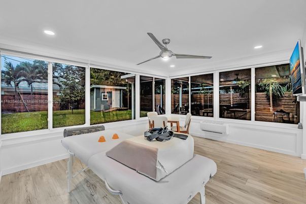 Dining room, Interior, Recessed Lighting, Wood Texture Flooring