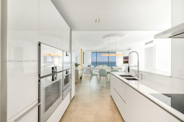 Dining room, Interior, Kitchen, Pendant Lights, Stainless Steel Appliances, Water