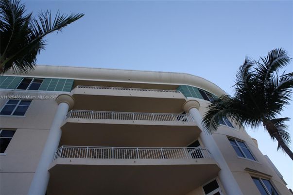 Exterior, Facade, None