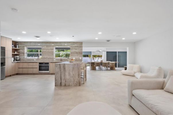Dining room, Interior, Kitchen, Recessed Lighting, Stainless Steel Appliances