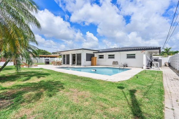 Backyard, Exterior, Pool