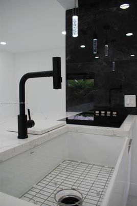 Bathroom, Interior, Pendant Lights, Recessed Lighting