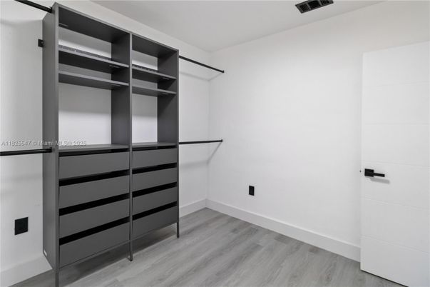 Interior, Walk-in Closets, Wood Texture Flooring