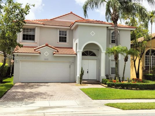 Attached, Exterior, Facade, Spanish Mediterranean