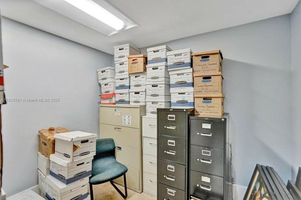 Home Office, Interior