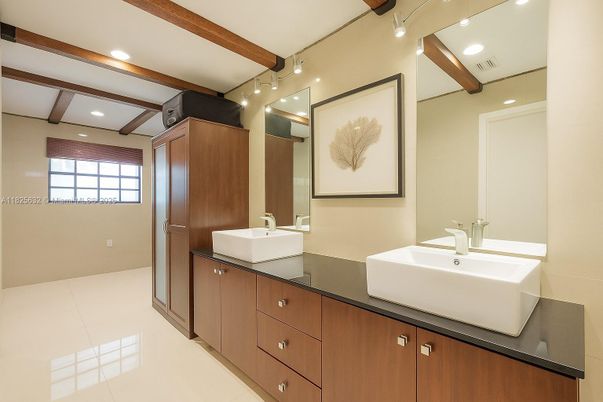 Bathroom, Dual Sink Vanities, Interior, Recessed Lighting, Wooden Beams
