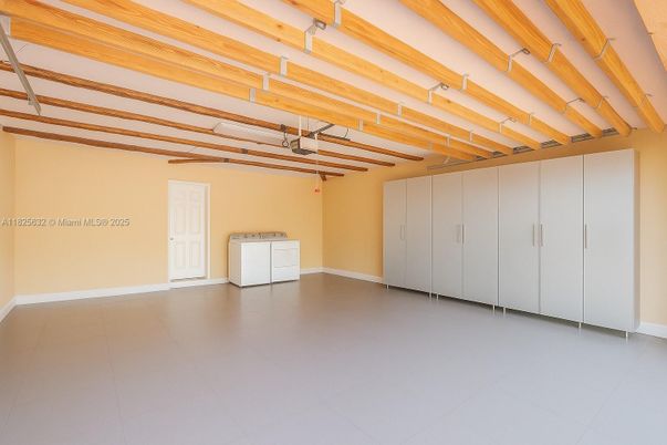 Garage, Interior, Washer
