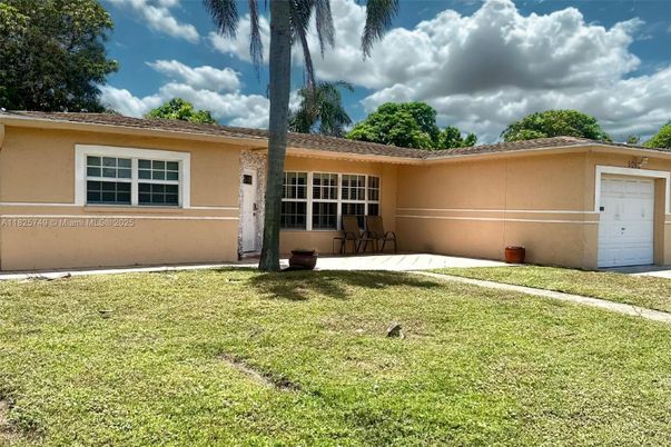 Backyard, Detached Garage, Exterior
