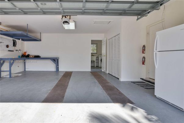 Garage, Interior