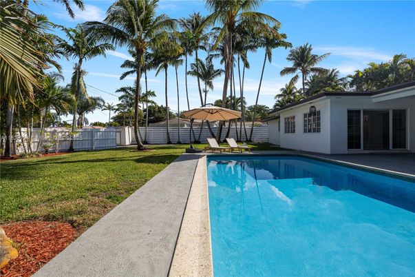 Backyard, Exterior, Pool