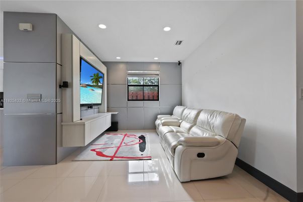 Home Theatre Room, Interior, Recessed Lighting, Water