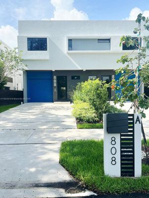 Attached, Exterior, Facade, Modern
