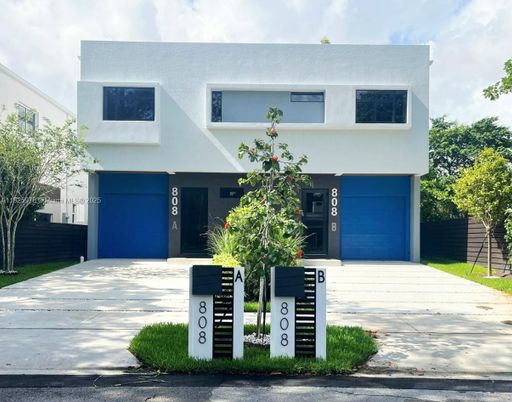 Attached, Exterior, Facade, Modern