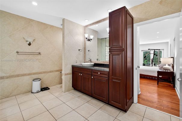 Bathroom, Bedroom, Interior, Recessed Lighting, Wood Texture Flooring