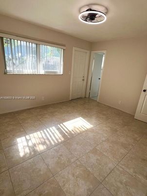 Empty room, Interior, Pendant Lights