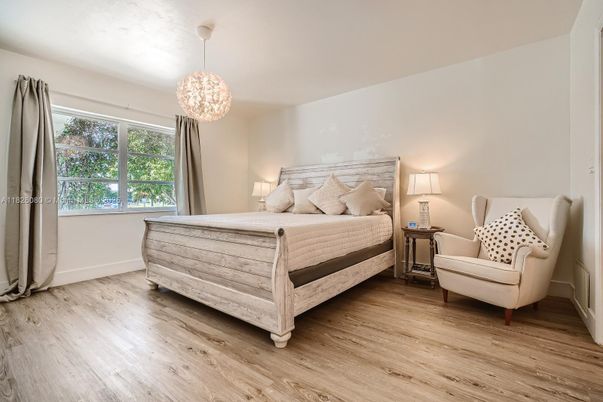Bedroom, Interior, Pendant Lights, Wood Texture Flooring