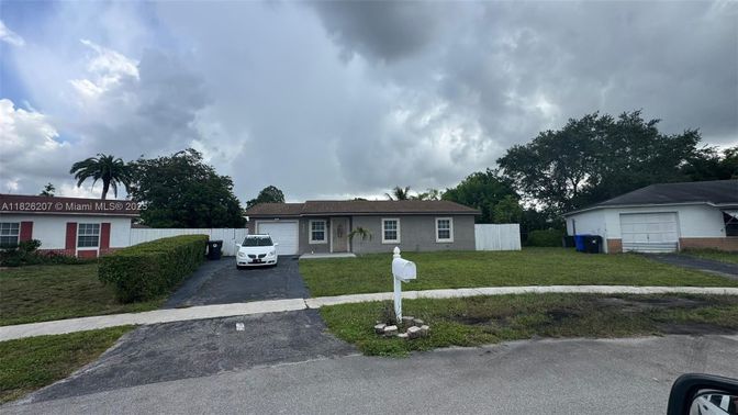 Backyard, Detached Garage, Exterior