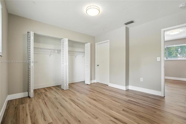 Empty room, Interior, Walk-in Closets, Wood Texture Flooring