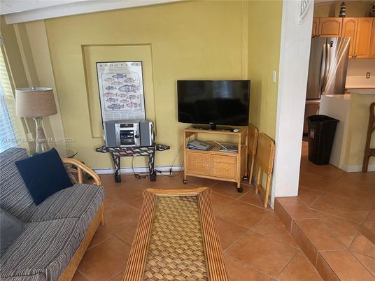 Interior, Kitchen, Living room, Stainless Steel Appliances