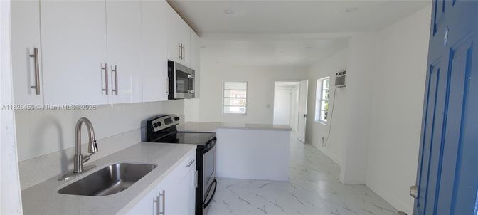Interior, Kitchen, Marble, Recessed Lighting