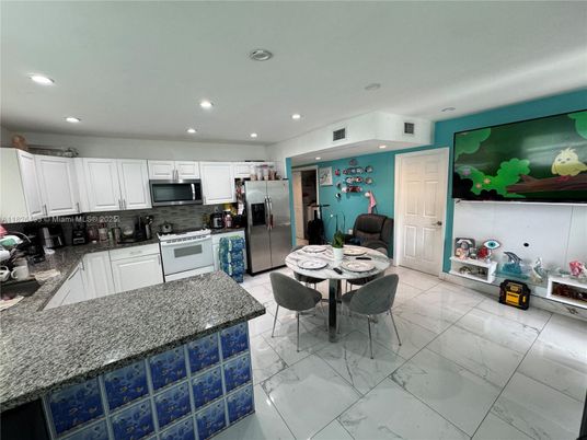 Dining room, Interior, Kitchen, Marble, Recessed Lighting