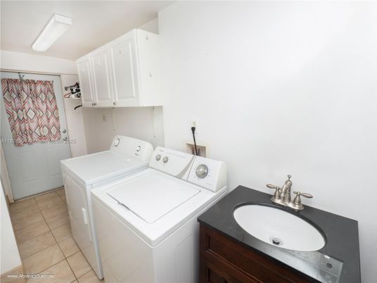 Interior, Washer
