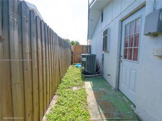 Backyard, Exterior