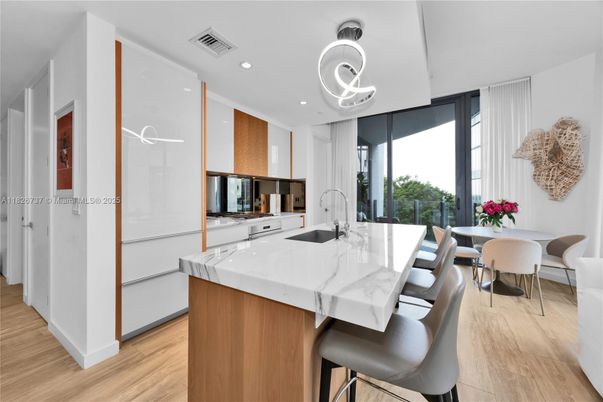 Dining room, Interior, Kitchen, Recessed Lighting, Wood Texture Flooring