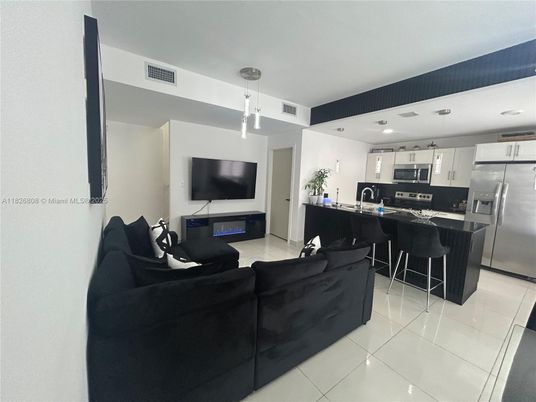 Interior, Kitchen, Living room, Pendant Lights, Recessed Lighting, Stainless Steel Appliances