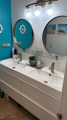 Bathroom, Dual Sink Vanities, Interior