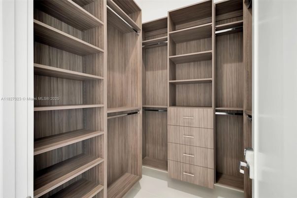 Interior, Walk-in Closets