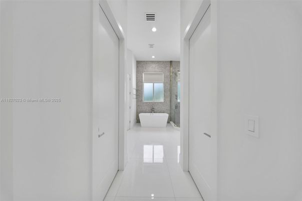 Bathroom, Interior, Recessed Lighting