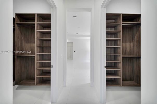 Interior, Walk-in Closets