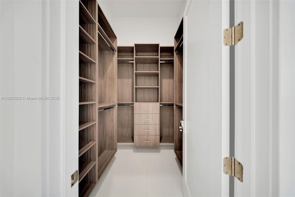 Interior, Walk-in Closets