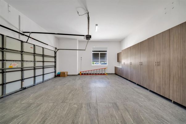 Garage, Interior