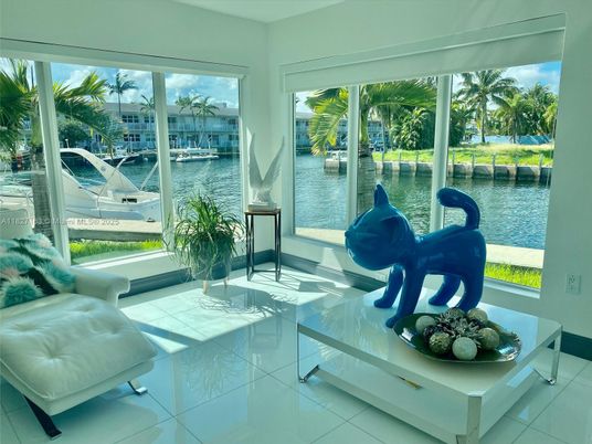 Interior, Sun Room, Water