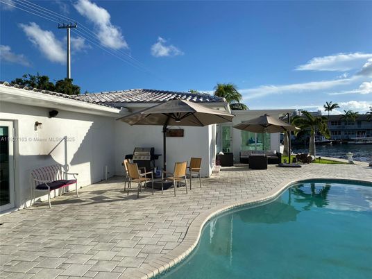 Exterior, Pool, Water